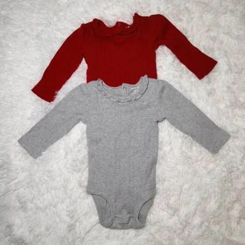 Ribbed Long Sleeve Onesies 9M Carter’s Neutral Red Gray